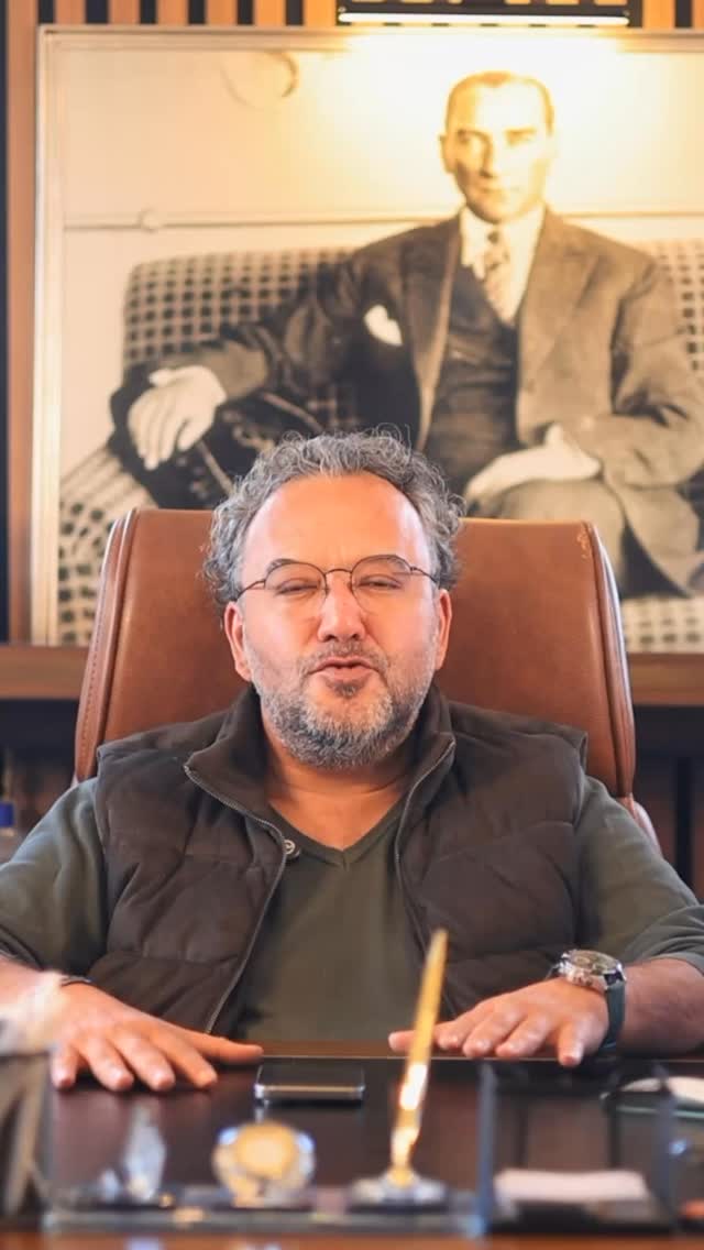 Bu videomuzda, Dr.Alp Group içinde bulunduğumuz dönem için gayrimenkul piyasa analizi yapıyor ve olarak yürüttüğümüz projelerdeki son gelişmeleri sizlerle paylaşıyoruz.

Gayrimenkul sektöründeki tecrübemiz ve yenilikçi yaklaşımımızla, siz değerli yatırımcılarımıza en kârlı ve prestijli projeleri sunmaktan gurur duyuyoruz.

Yeni bölümün tamamı YouTube’da.
İzlemek için bio’daki linke tıklayın!
.
.
#dralpgroup #laperla #beyvillebodrum #akbükproject #ayvalıkproject esenboğa1 esenboğa2 çakırlarproject beytepeproject ossium1 ossium2 luiçayyolu kıyıkışlacık